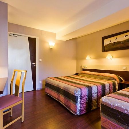 Les Hirondelles Hotel Orcines Eksteriør billede