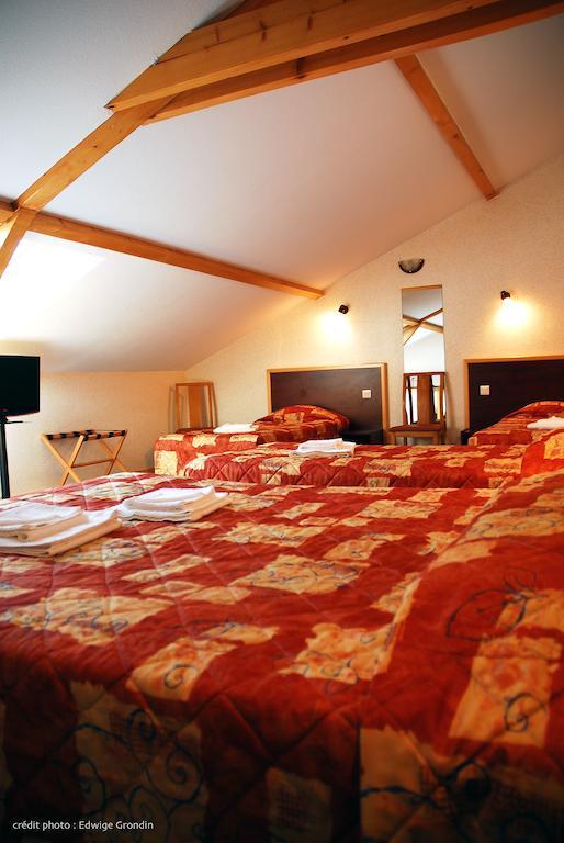 Les Hirondelles Hotel Orcines Værelse billede