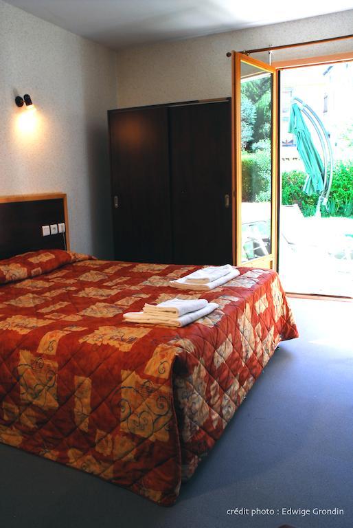 Les Hirondelles Hotel Orcines Værelse billede