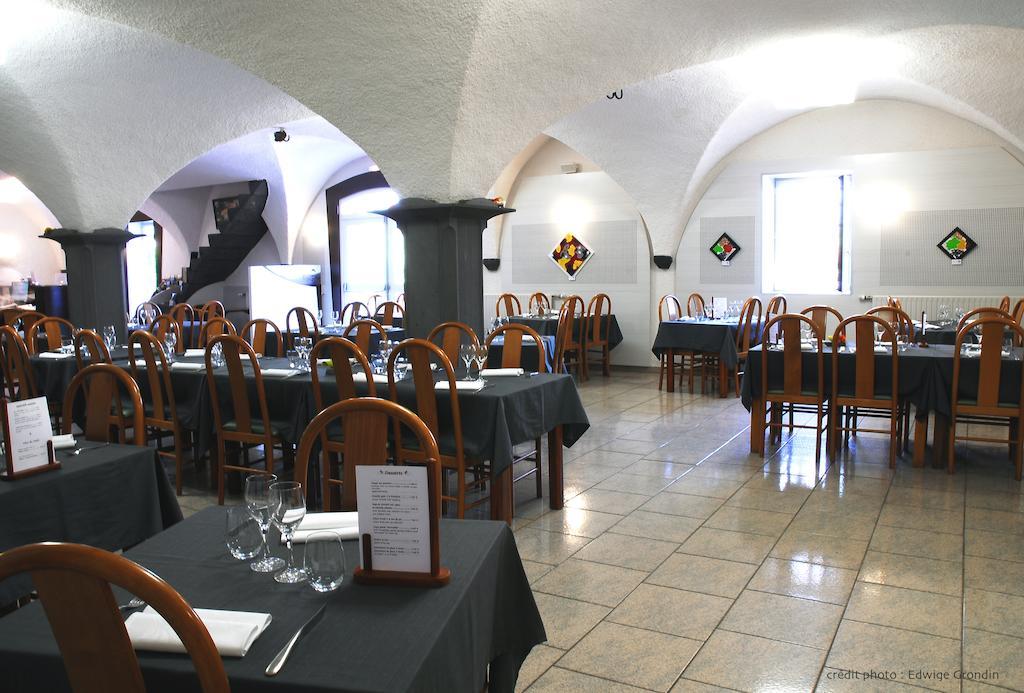 Les Hirondelles Hotel Orcines Eksteriør billede