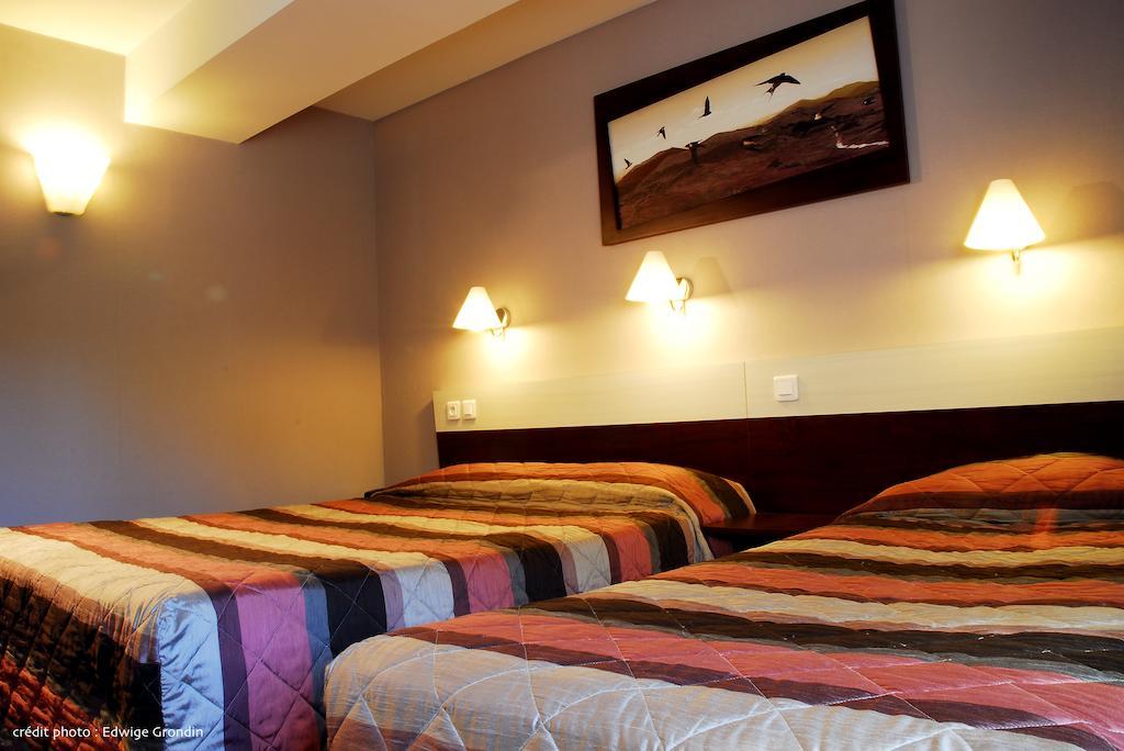Les Hirondelles Hotel Orcines Værelse billede