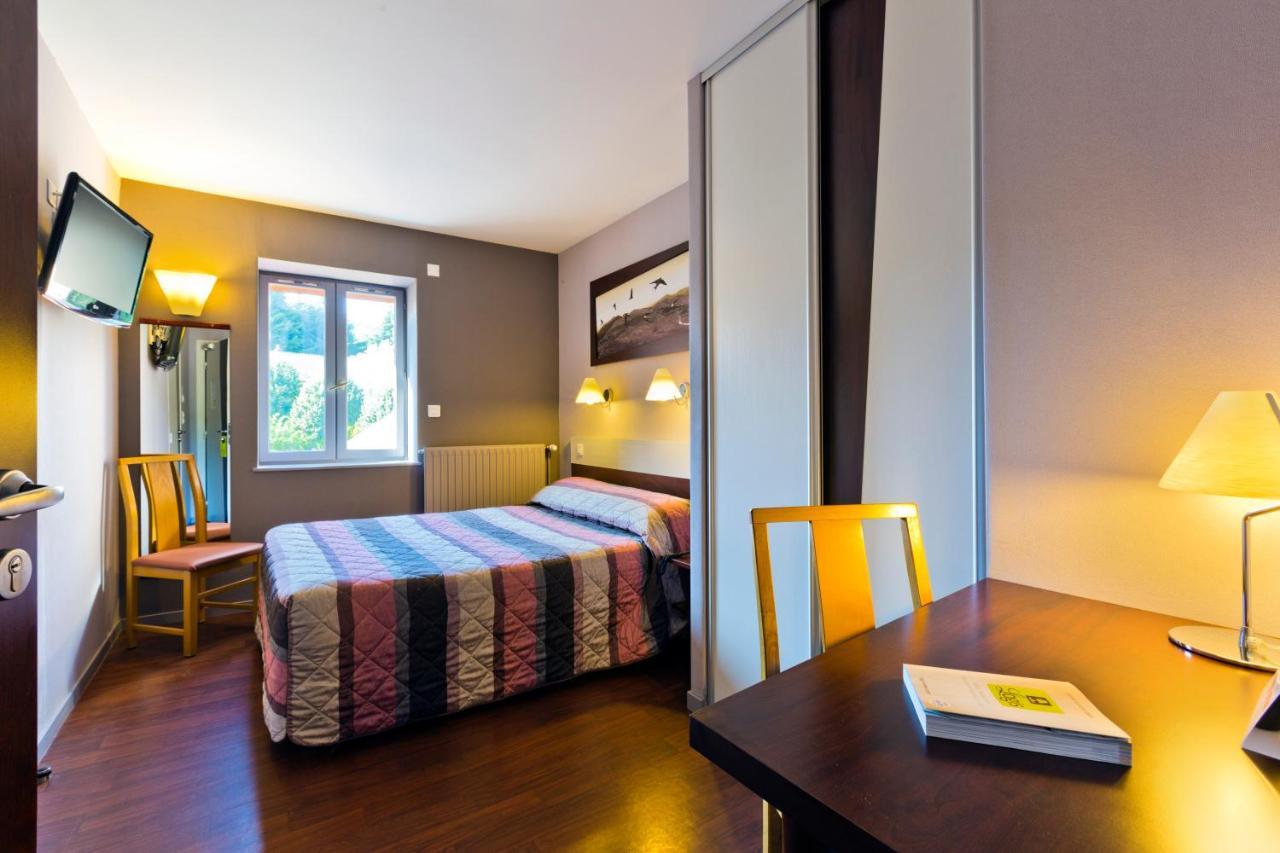 Les Hirondelles Hotel Orcines Eksteriør billede